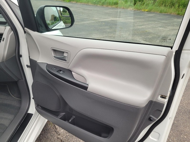 2019 Toyota Sienna LE 8-Passenger FWD