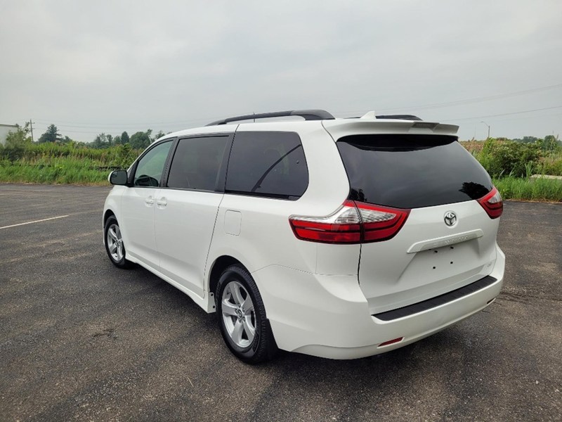 2019 Toyota Sienna LE 8-Passenger FWD
