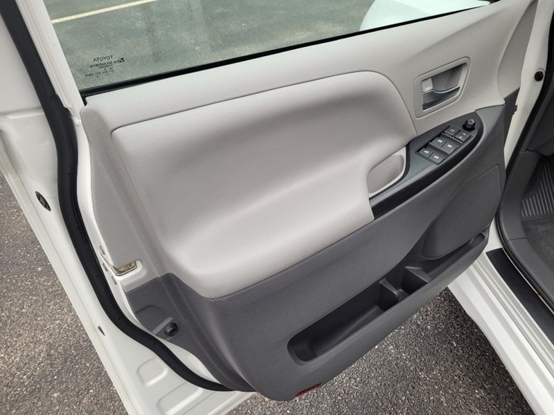2019 Toyota Sienna LE 8-Passenger FWD