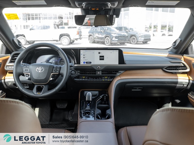 2025 Toyota Crown Signia Limited AWD