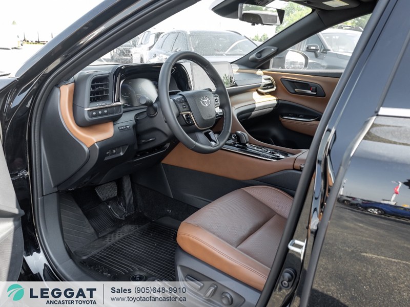 2025 Toyota Crown Signia Limited AWD