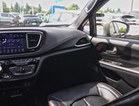 2020 Chrysler Pacifica Limited 35th Anniversary FWD *Ltd Avail*
