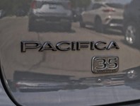 2020 Chrysler Pacifica Limited 35th Anniversary FWD *Ltd Avail*