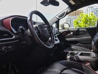 2020 Chrysler Pacifica Limited 35th Anniversary FWD *Ltd Avail*
