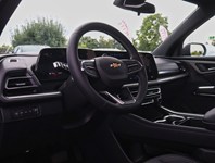 2027 Chevrolet Traverse AWD 4dr LT