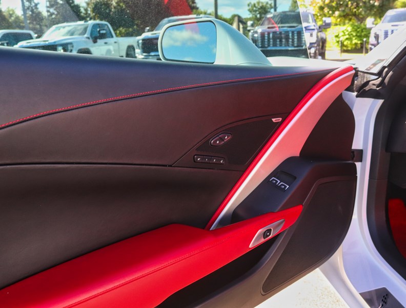 2015 Chevrolet Corvette 2dr Stingray Z51 Cpe w/3LT