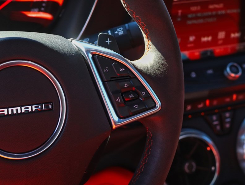 2018 Chevrolet Camaro 2dr Cpe 2LT