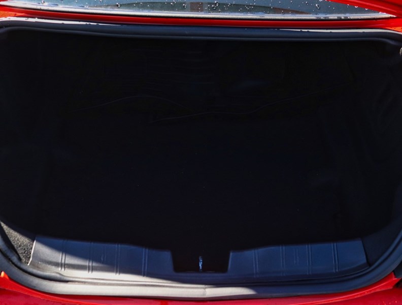 2018 Chevrolet Camaro 2dr Cpe 2LT