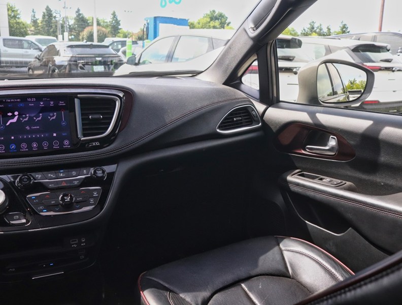 2020 Chrysler Pacifica Limited 35th Anniversary FWD *Ltd Avail*