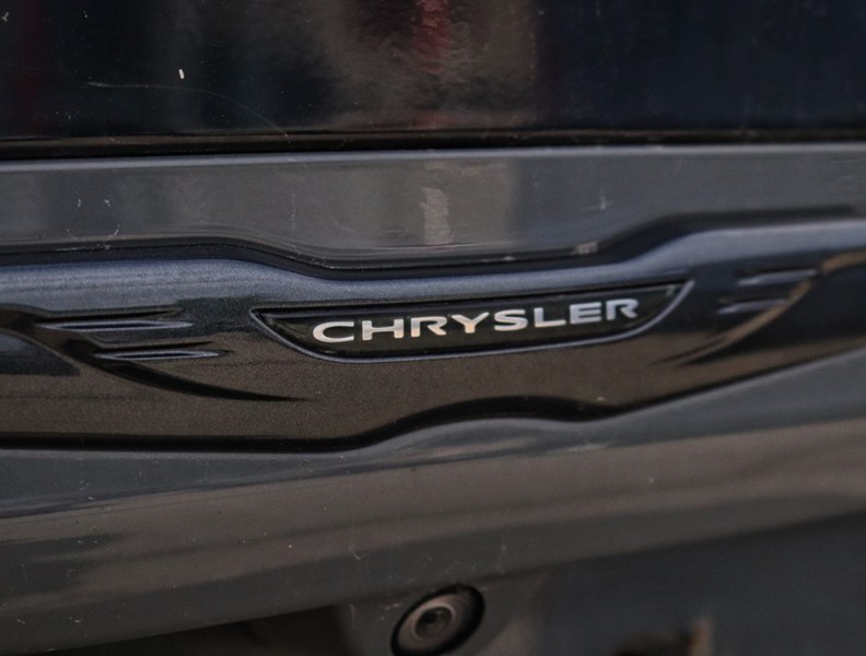 2020 Chrysler Pacifica Limited 35th Anniversary FWD *Ltd Avail*