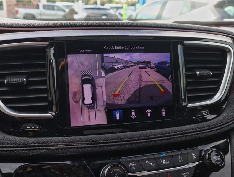 2020 Chrysler Pacifica Limited 35th Anniversary FWD *Ltd Avail*