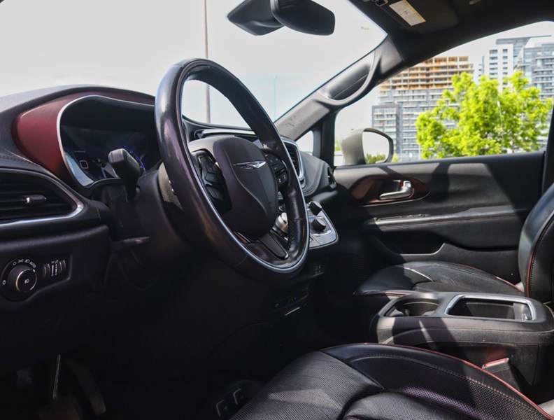 2020 Chrysler Pacifica Limited 35th Anniversary FWD *Ltd Avail*