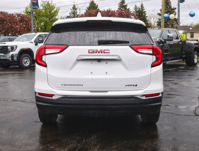 2024 GMC Terrain AWD 4dr AT4