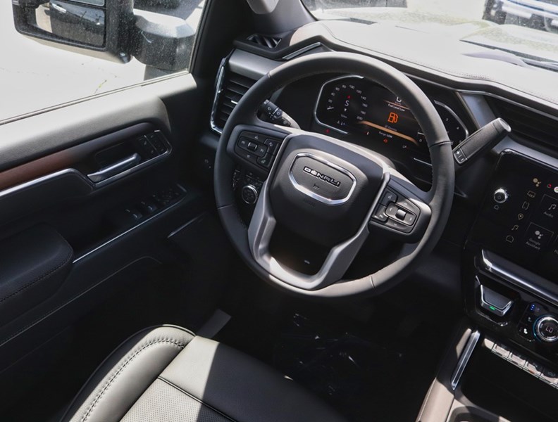 2026 GMC Sierra 3500HD 4WD Crew Cab 172