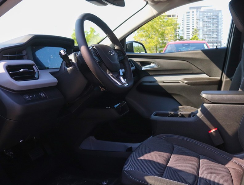 2027 Chevrolet Bolt FWD 4dr LT
