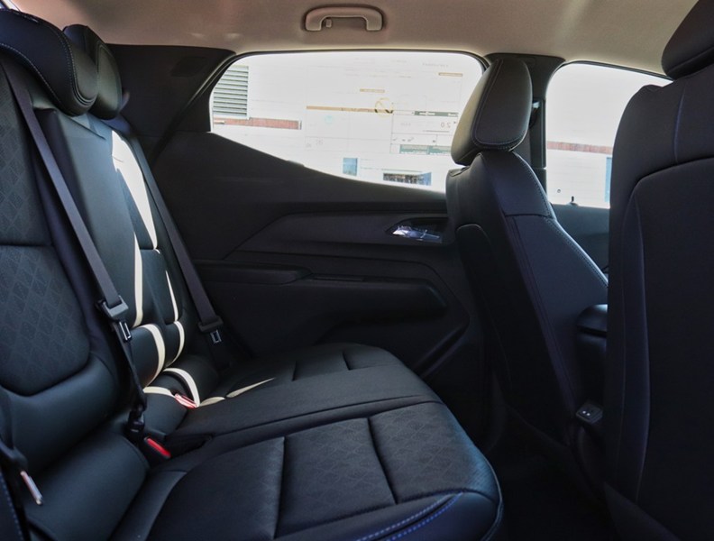 2027 Chevrolet Bolt FWD 4dr LT