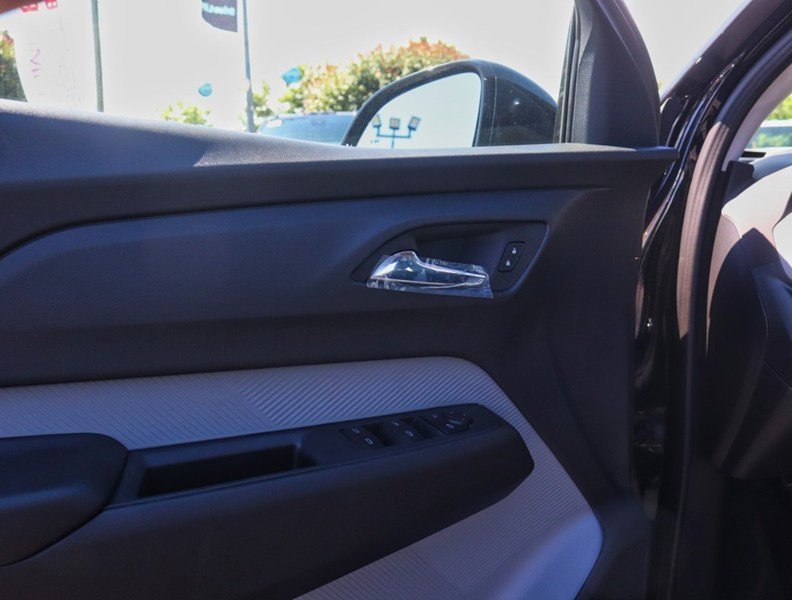 2027 Chevrolet Bolt FWD 4dr LT