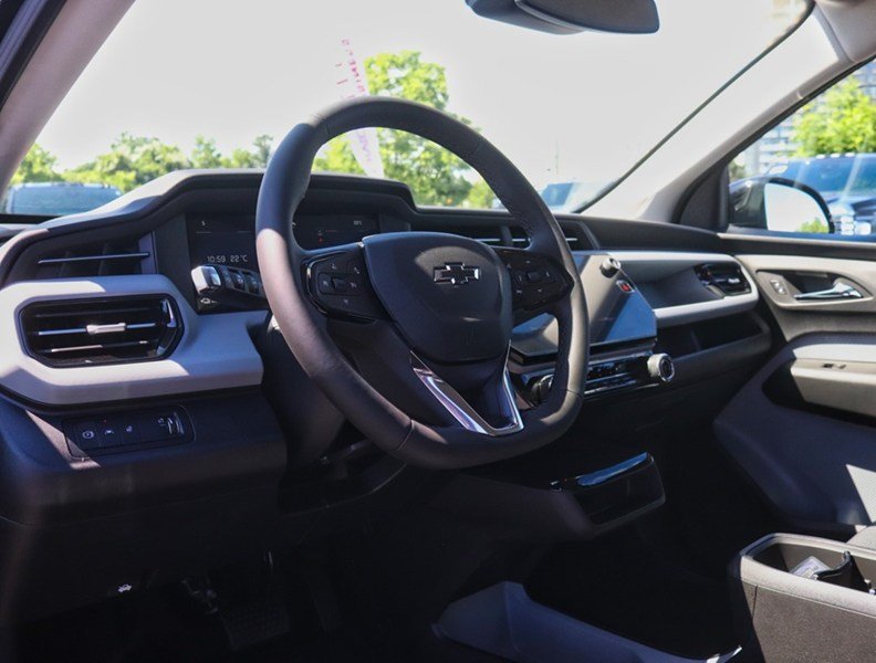 2027 Chevrolet Bolt FWD 4dr LT