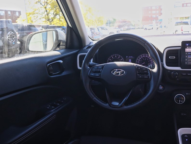2020 Hyundai Venue Ultimate | 1.6L | NAV | ROOF | BLIS | REMOTE START