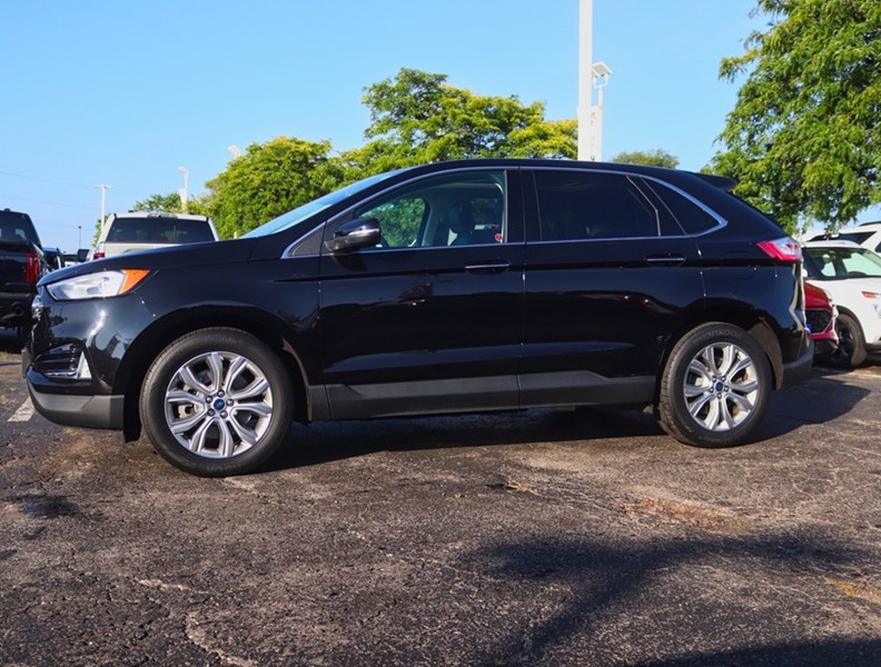 2021 Ford Edge Titanium | AWD | 2.0L | ROOF | HTD STR WHL | TOW