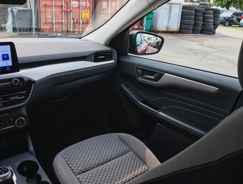 2022 Ford Escape SE | AWD | 1.5L | ROOF | SPORT PKG | NAV | HTD STR