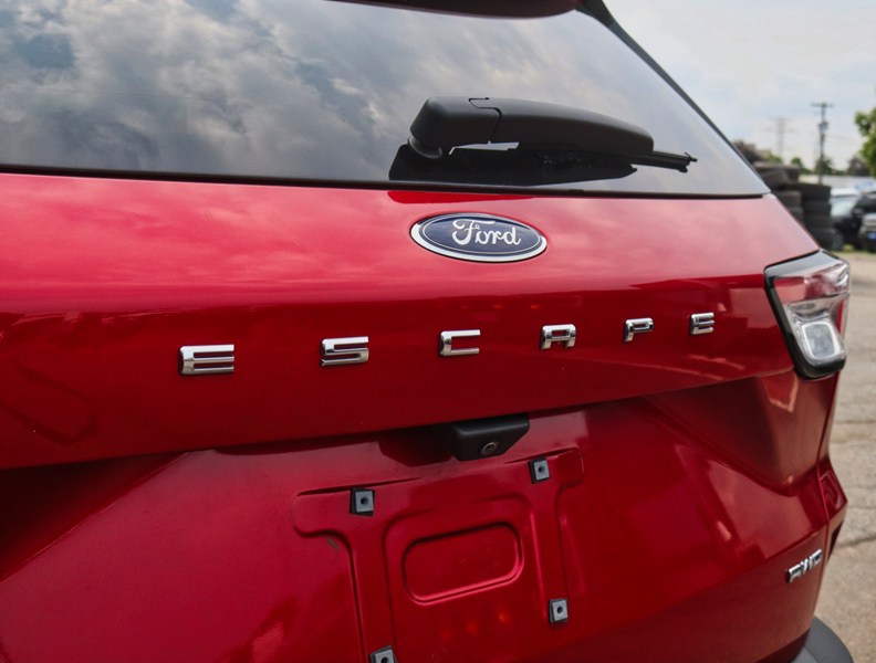 2022 Ford Escape SE | AWD | 1.5L | ROOF | SPORT PKG | NAV | HTD STR