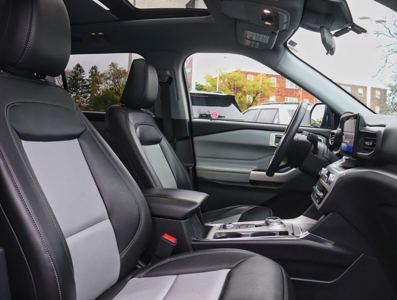 2022 Ford Explorer XLT | 4WD | SPORT PKG | ROOF | NAV | TOW | 20s