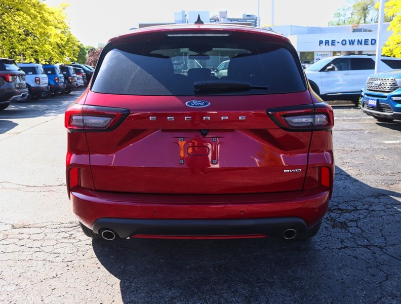 2023 Ford Escape ST-Line | AWD | 1.5L | TECH PKG | NAV |HTD STR WHL