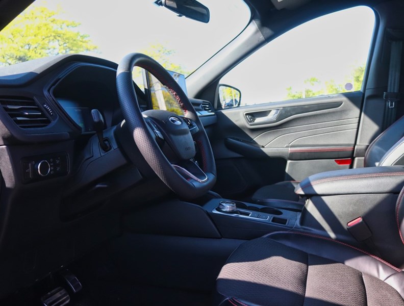 2023 Ford Escape ST-Line | AWD | 1.5L | TECH PKG | NAV |HTD STR WHL