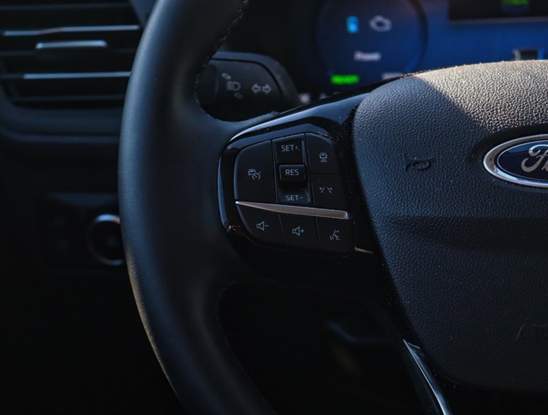 2023 Ford Escape Platinum | AWD | HYBRID | NAV | HTD STR WHL