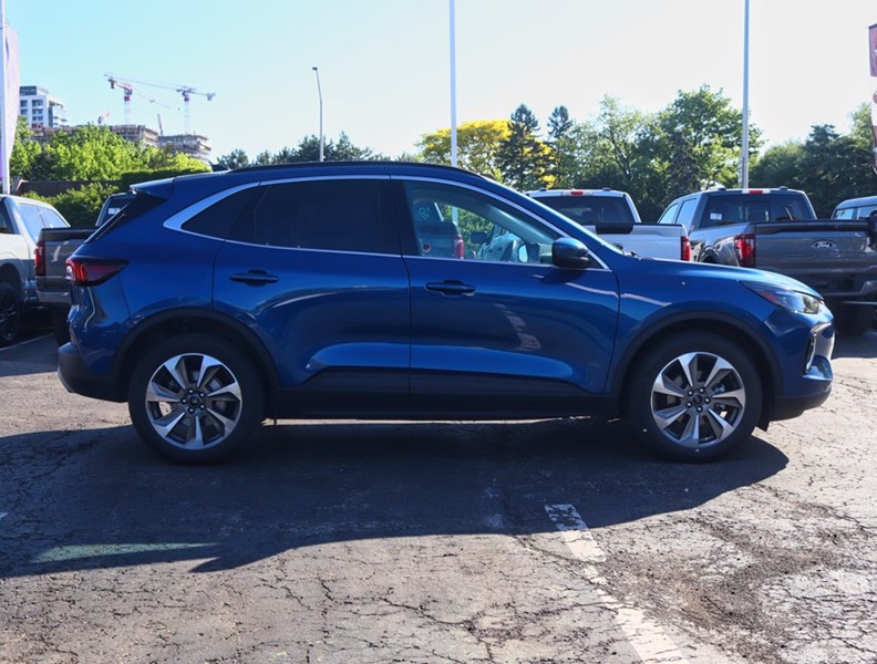2023 Ford Escape Platinum | AWD | HYBRID | NAV | HTD STR WHL