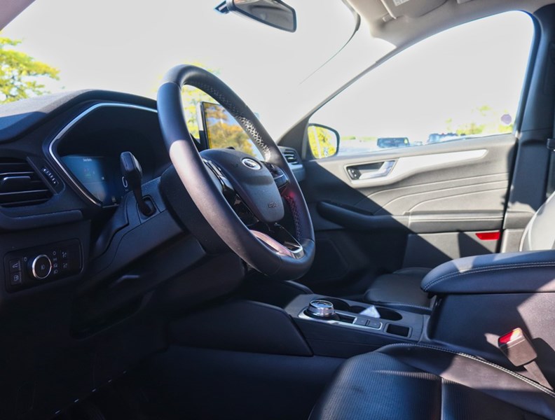 2023 Ford Escape Platinum | AWD | HYBRID | NAV | HTD STR WHL