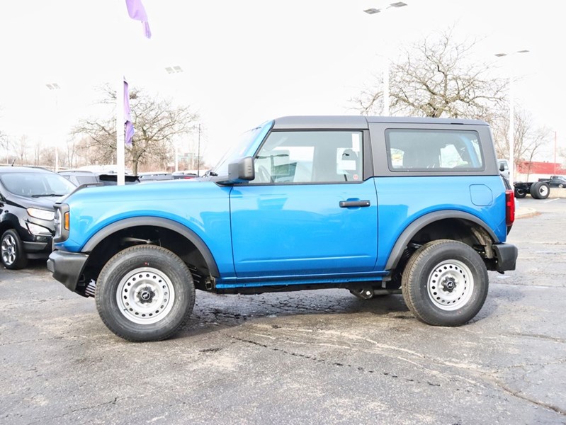 2026 Ford Bronco Base | 4X4 | 2.3L | 10-SPD AUTO