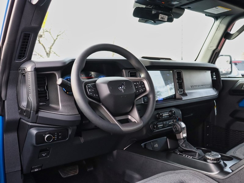 2026 Ford Bronco Base | 4X4 | 2.3L | 10-SPD AUTO