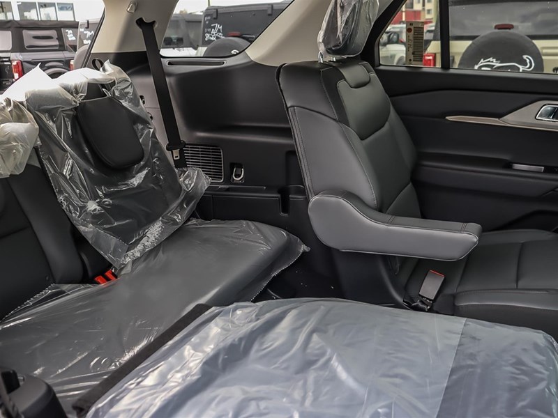 2026 Ford Explorer Active w/200A Pkg 4WD