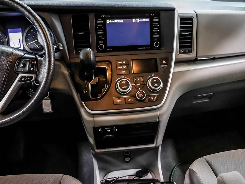 2020 Toyota Sienna LE 8-Passenger FWD