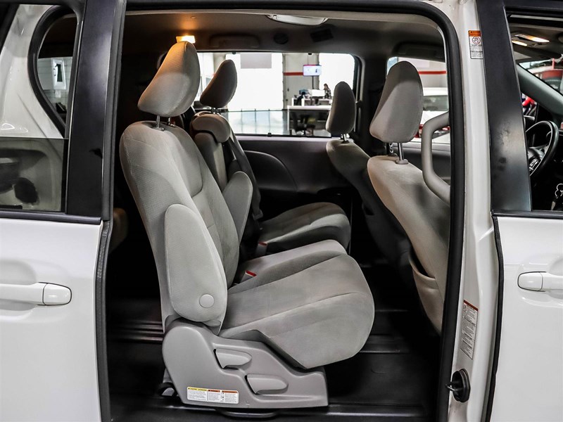 2020 Toyota Sienna LE 8-Passenger FWD