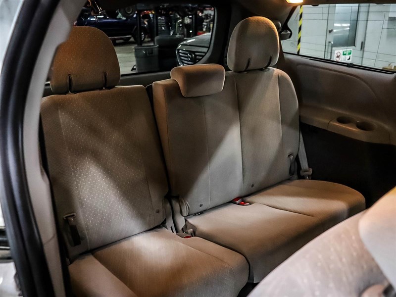 2020 Toyota Sienna LE 8-Passenger FWD