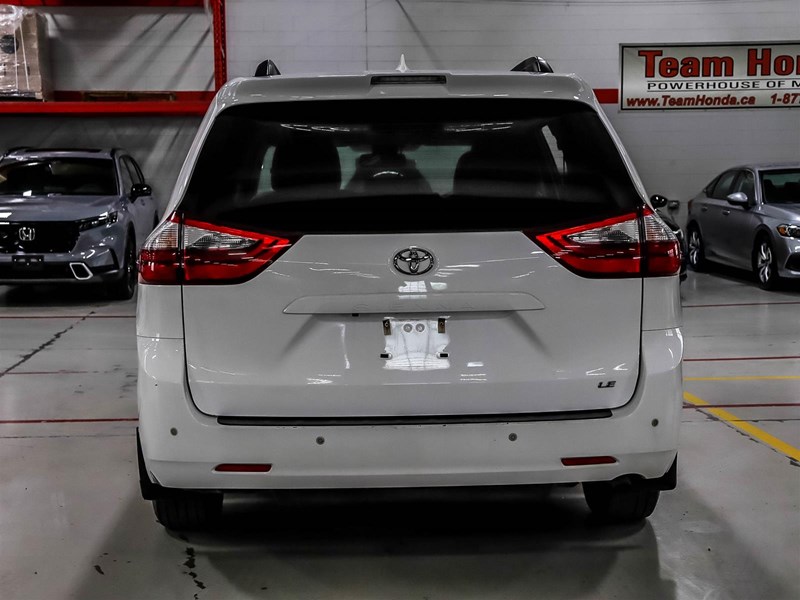 2020 Toyota Sienna LE 8-Passenger FWD