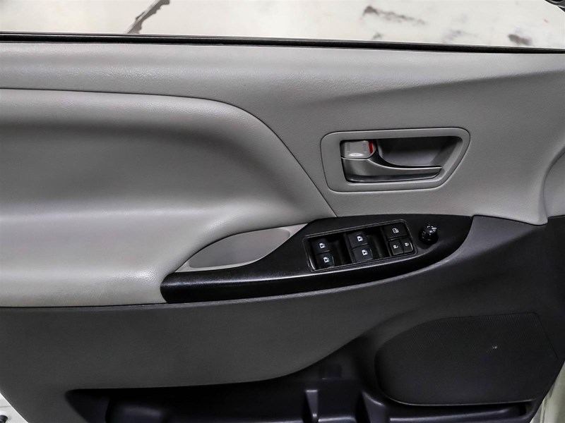 2020 Toyota Sienna LE 8-Passenger FWD