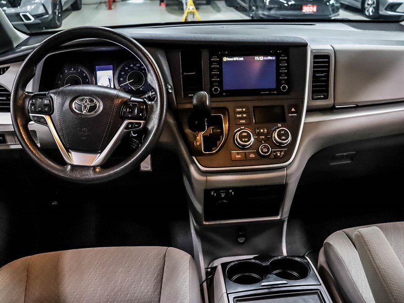 2020 Toyota Sienna LE 8-Passenger FWD
