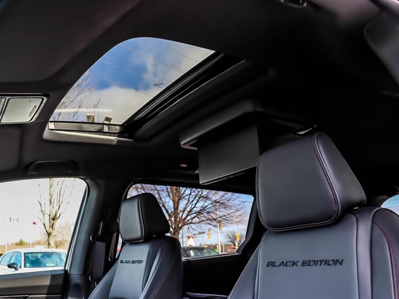2025 Honda Odyssey Black Edition Auto