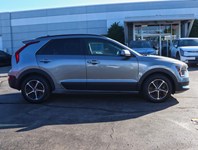 2024 Kia Niro Plug-In Hybrid 1000KM/TANK/BEST IN CLASS CARGO/OFF-LEASE