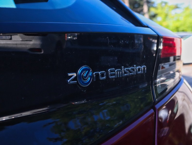 2018 Nissan LEAF SL Hatchback