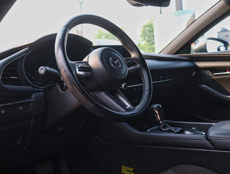 2019 Mazda Mazda3 Sport GS AUTO/15 SERVICES/ONE OWNER/NO ACCIDENT/LOW KM