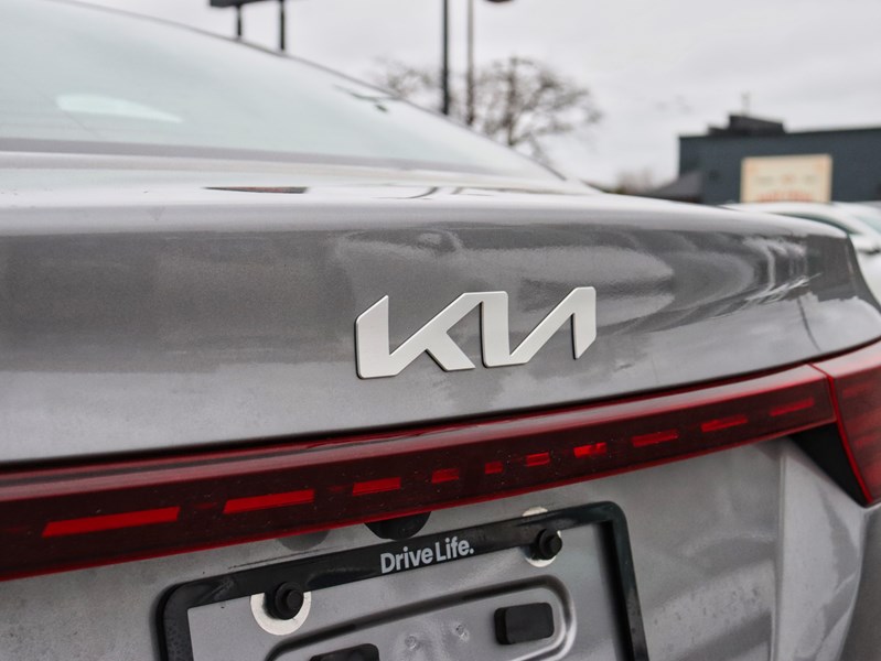 2023 Kia Forte SUNROOF | HEATED FRONT SEATS | SMART KEY WITH PUSH