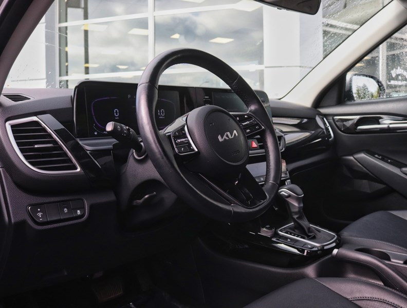 2025 Kia Seltos EX AWD