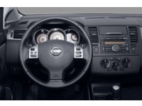 2010 Nissan Versa 5dr HB I4 Manual 1.8 S Interior Shot 3