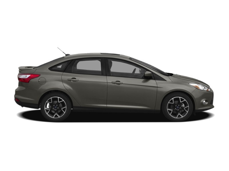 2012 Ford Focus 4dr Sdn Titanium Exterior Shot 16
