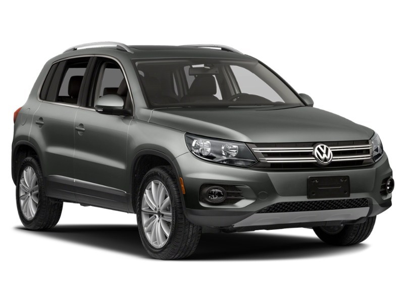 2013 Volkswagen Tiguan 4dr Auto Comfortline 4Motion Exterior Shot 9